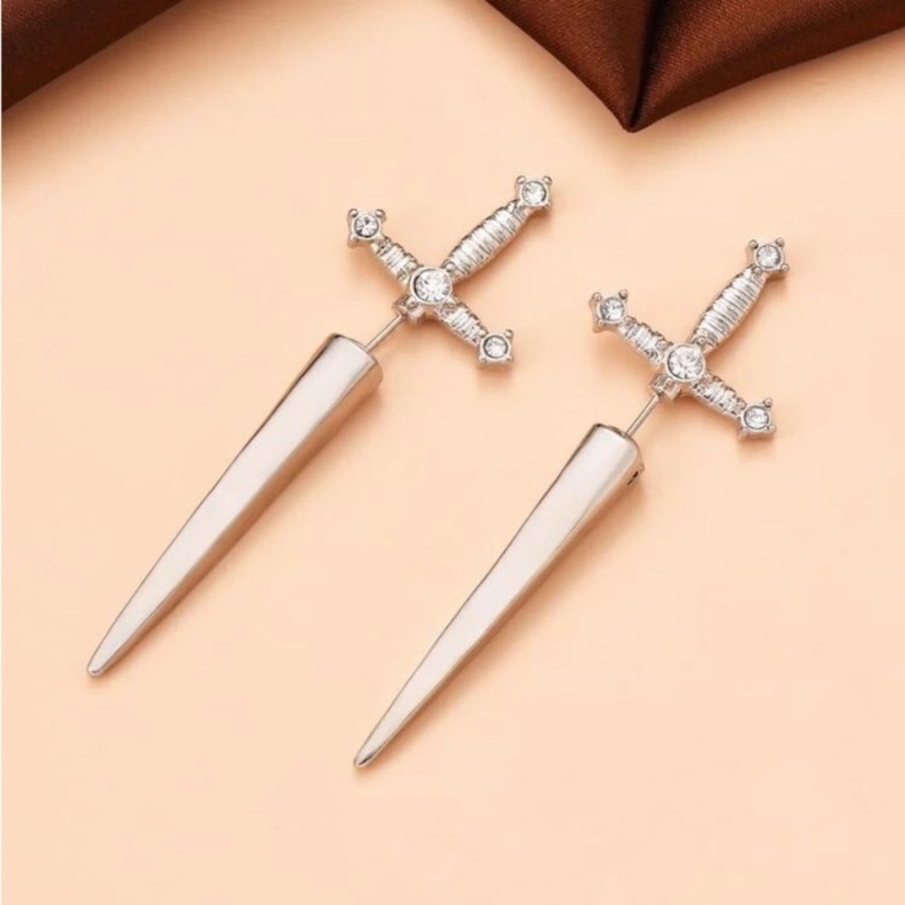 NEW Sword Dagger Ear jacket Earrings - Boutique - Picture 1 of 4